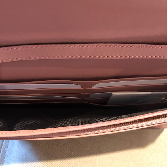 Gucci GG Leather Wallet Clutch Crossbody - Picture 4 of 8